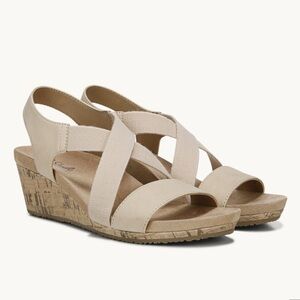 Life stride Women's Beige Wedge Sandal all-day support flex 2 inch heel 9.5W